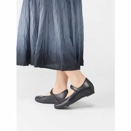 アシックス ペダラ リボン エナメル レザー バレエシューズ 23cm
